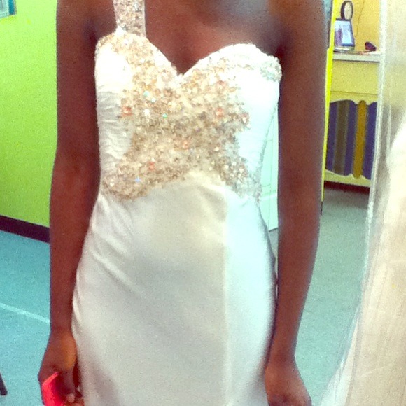 Terrani Couture prom dress - Picture 1 of 3