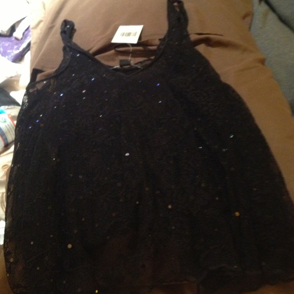 Guess lace top