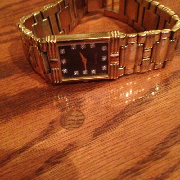 Bulova,Gold tone stainless steel Diamond reduce 90 - Picture 2 of 4