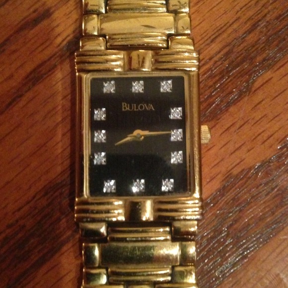 Bulova,Gold tone stainless steel Diamond reduce 90 - Picture 3 of 4