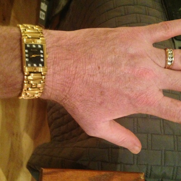 Bulova,Gold tone stainless steel Diamond reduce 90 - Picture 4 of 4