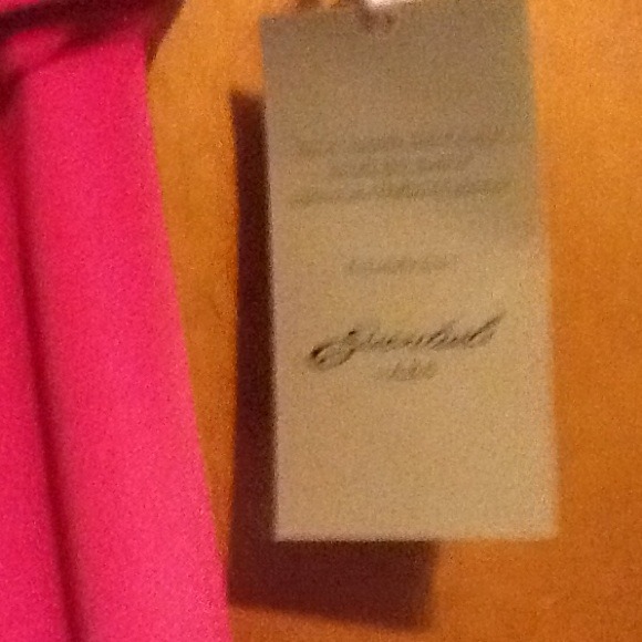 New hot pink dress - Picture 4 of 4