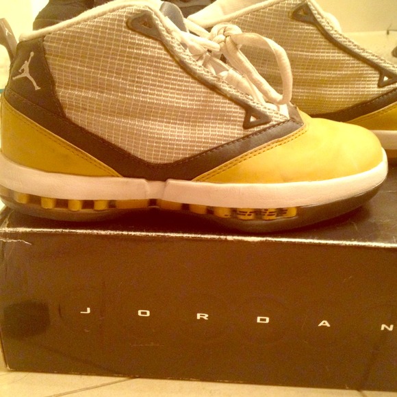 Air Jordan 16