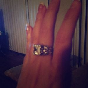 ✂Price drop! New in box ring