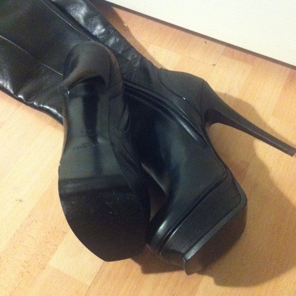 PRICE REDUCED  YSL black leather high tribute - Picture 3 of 4