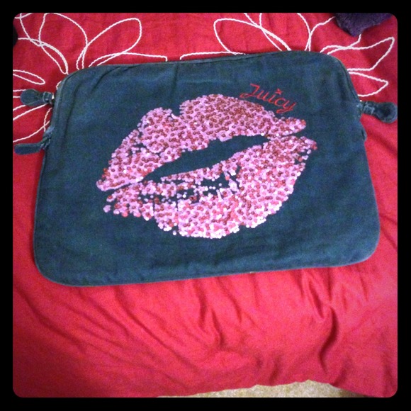 Juicy Couture lap top cover.