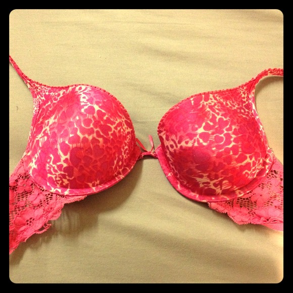 Victoria Secrets Pink leopard print bra!