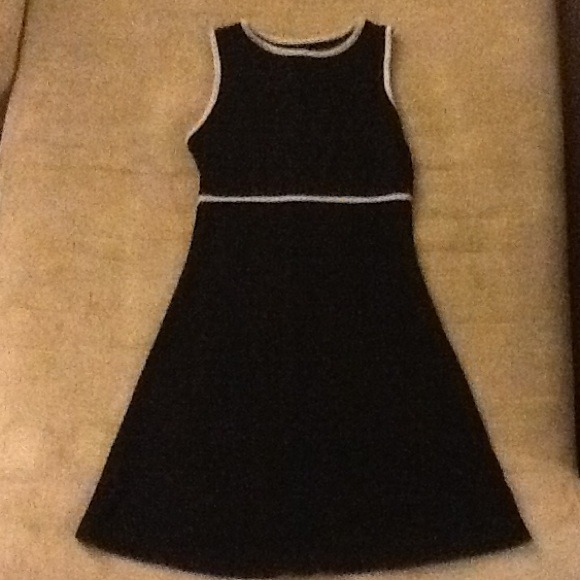 Retro black and white dress