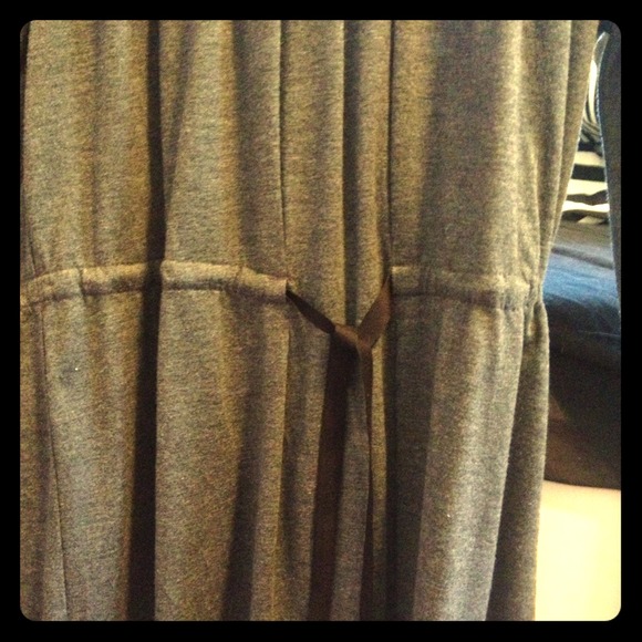 Simply Vera long sleeve gray dress