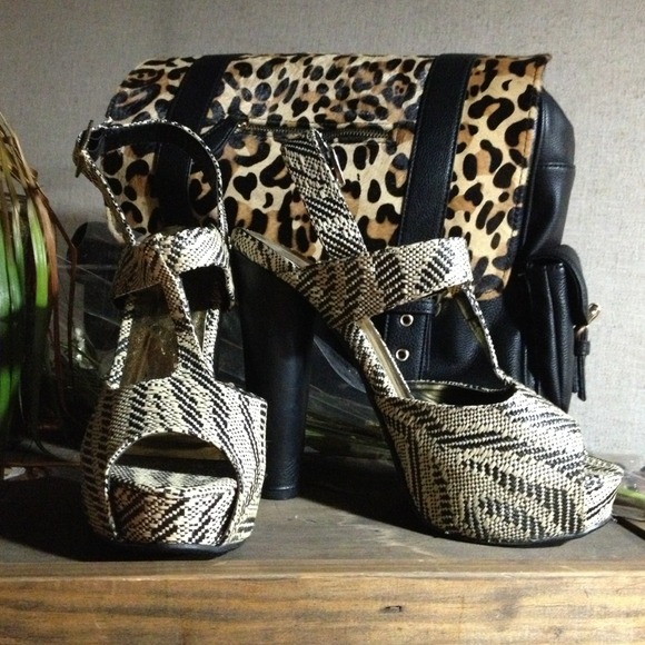 ❌Sold❌Tribal Woven Heels
