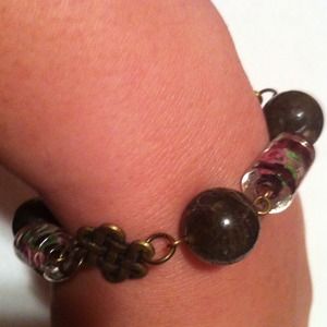 Floral vintage style bracelet (new)