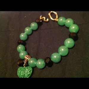 Green heart bracelet (new)