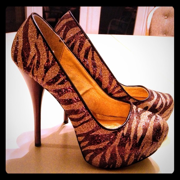 Sparkle print heels size 7 - Picture 1 of 2