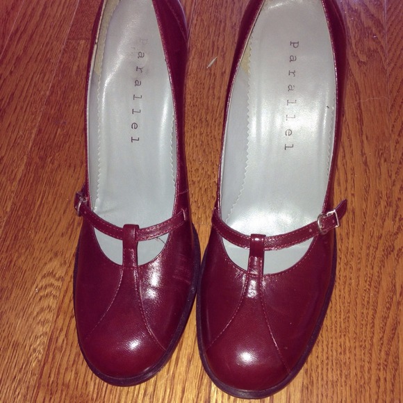 EUC Red Leather Mary Jane Style heels Size 8