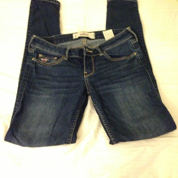 📌Sold📌Hollister skinny jeans size 25💗