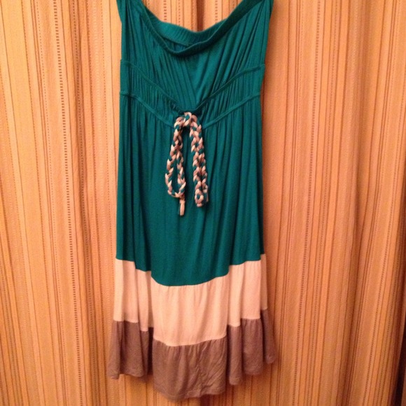 Perfect for summer. Teal/white/grey tube dress