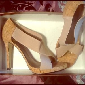 SOLD $$$$ Size 10w Audrey Brooke Kirsten Sandal