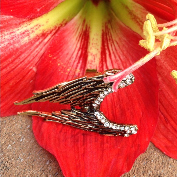 Wing shaped, adjustable ring with rhinestones - Picture 4 of 4