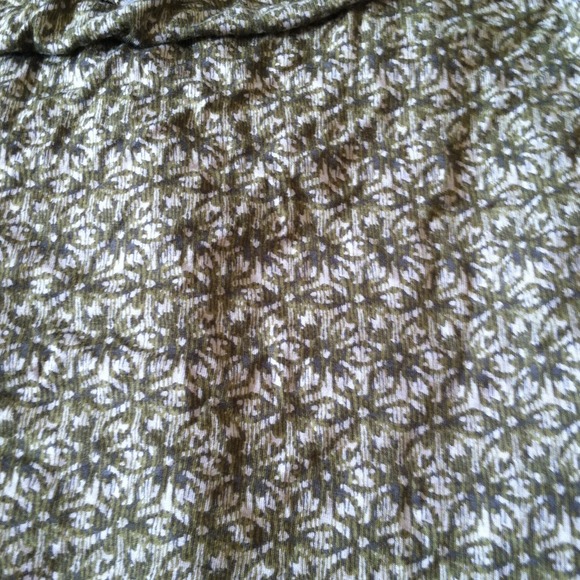 Floral Print Ruffle Tank - Picture 2 of 3