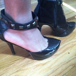 Ed Hardy shoes chocolate brown.