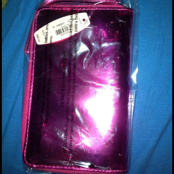🔴Sold in bundle🔴 Victoria Secret wristlet - Picture 2 of 4