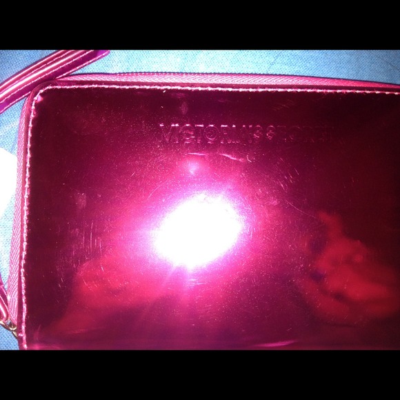 🔴Sold in bundle🔴 Victoria Secret wristlet - Picture 4 of 4