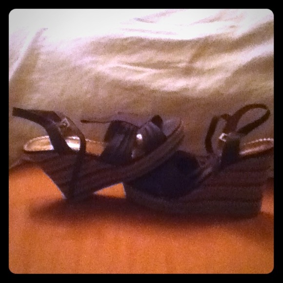 HOT SPRING WEDGE! Comfy and colorful!