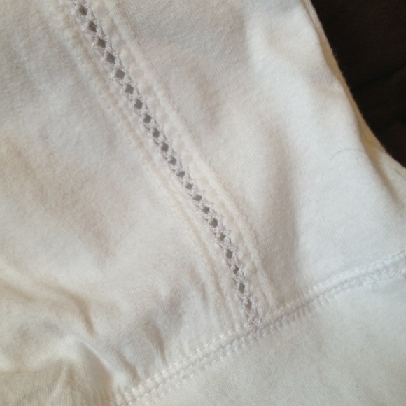 SOLD! Cute white old navy tee - Picture 3 of 4