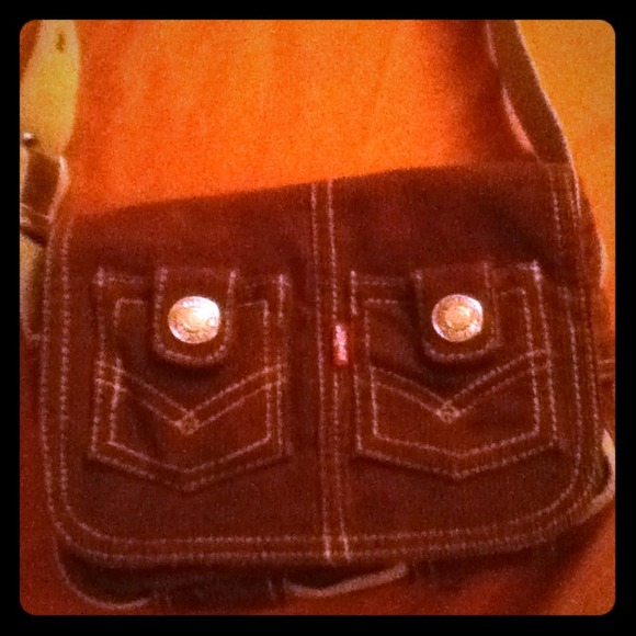 Cute Levi brown purse!