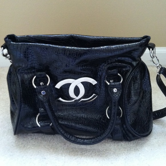 ✨RESERVED✨Chanel