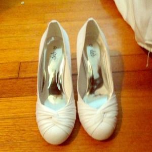 Size 9 deb high heels