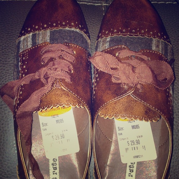 Oxford shoes from Nordstrom. Size 8