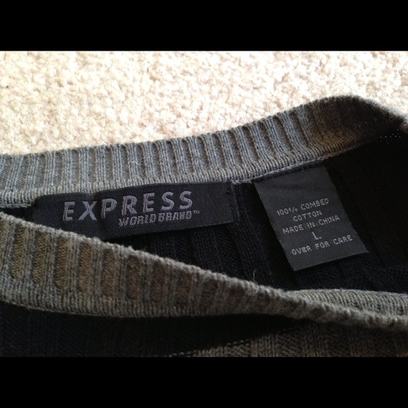 ❌SOLD❌ Express Top - Picture 2 of 3