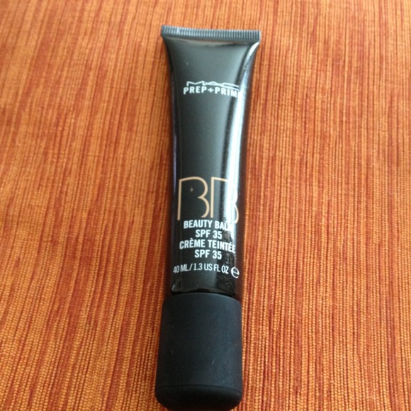 💢Sold💢Mac Beauty Balm SPF 35