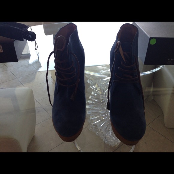 Dsquared Lace Wedge Shoes - Picture 2 of 4