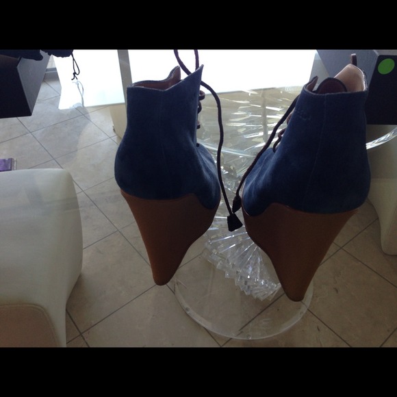 Dsquared Lace Wedge Shoes - Picture 3 of 4