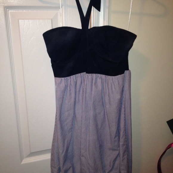 Size 9 short navy blue seersucker dress. Worn 2x