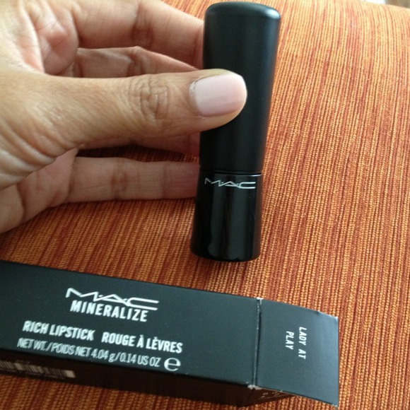 💢SOLD💢Mac Rich Lipstick