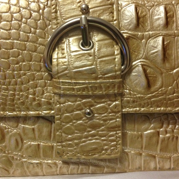 Metallic gold clutch wallet - Picture 4 of 4
