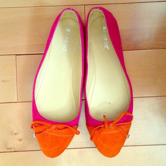 Gorgeous pink and orange flats!
