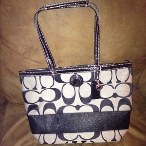 Authentic Coach tote