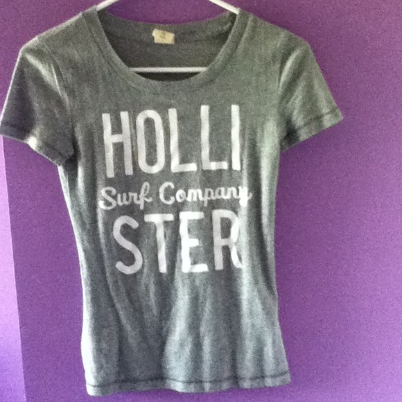 Hollister t-shirt