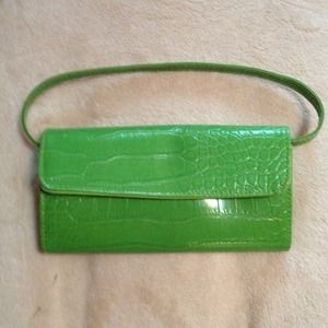 Alligator clutch