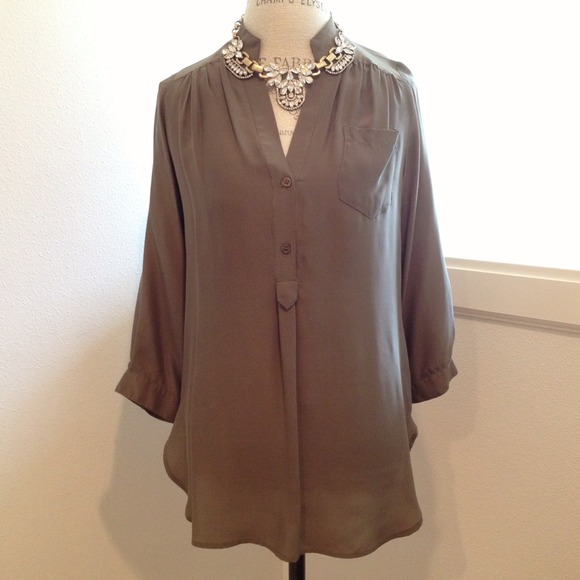 NWOT Silk Top with Mao Collar - Picture 2 of 3