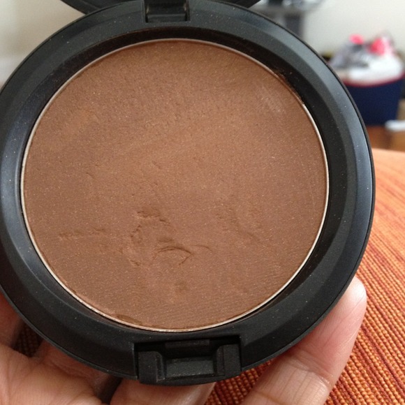 💢SOLD💢Mac Bronzing Powder