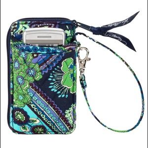 Vera Bradley phone wristlet in blue raphsody