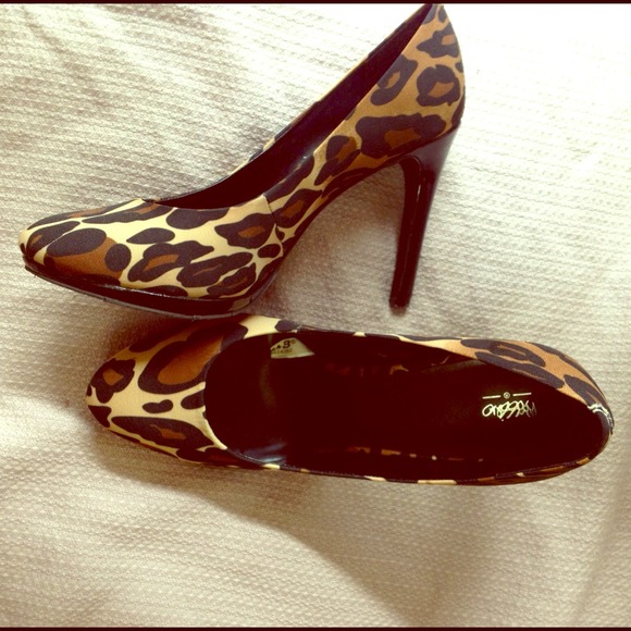 Sold! Mossimo Leopard pumps. Worn only once!!