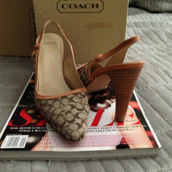 Coach signature sling back (brown) monogram. - Picture 2 of 3