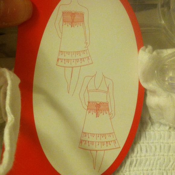 WHITE BEACHCOVERUP/SKIRT - Picture 3 of 3