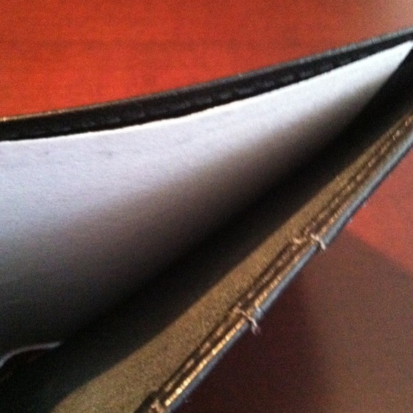 Authentic Coach Wallet. - Picture 4 of 4